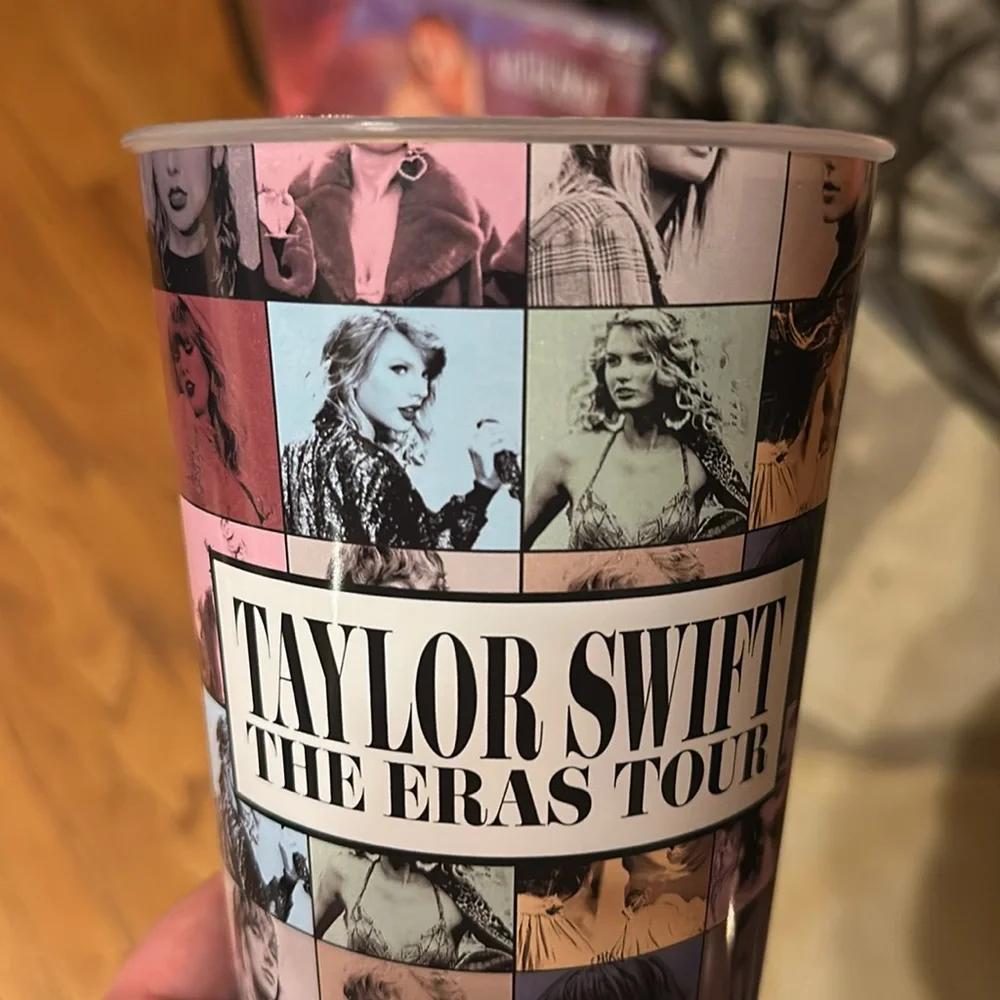 NWT Taylor Swift Eras Tour Official Book and Plastic Taylor Swift Cup - Picture 5 of 10